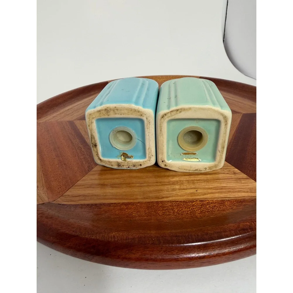 Vintage Art Deco Style Ceramic Salt and Pepper Shakers Pastel Blue Mint Green